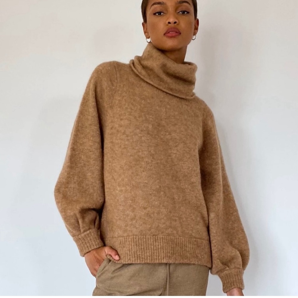 ARITZIA Babaton Adichie Sweater